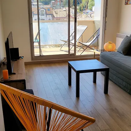 Centre-ville : T2 Avec Terrasse, Wifi Et Parking, A 300m De La - Fr-1-374-188 *